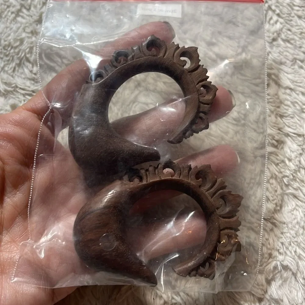 Sono Wood hangers gauge is multiple sizes availabl NEW